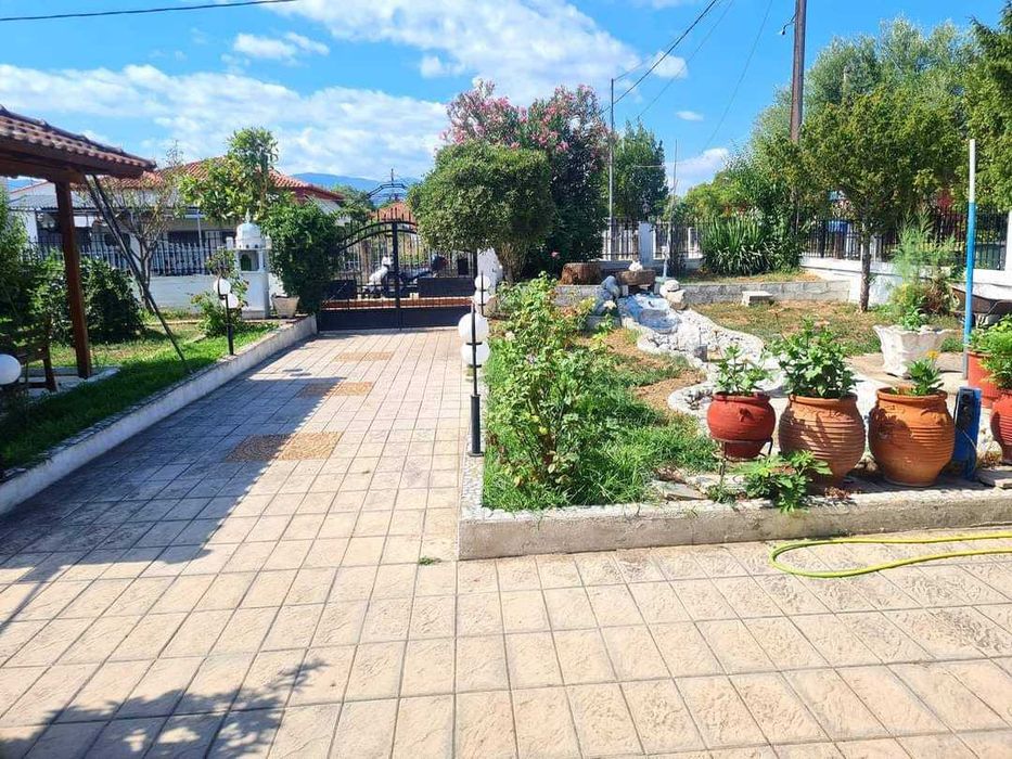 Продава къща 95 м2 с двор 840 м2 в Аспровалта, Гърция