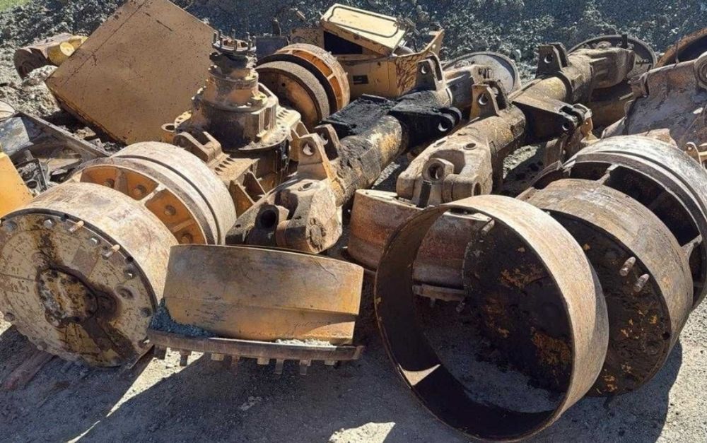 Продаю запчасти на белаз 7540