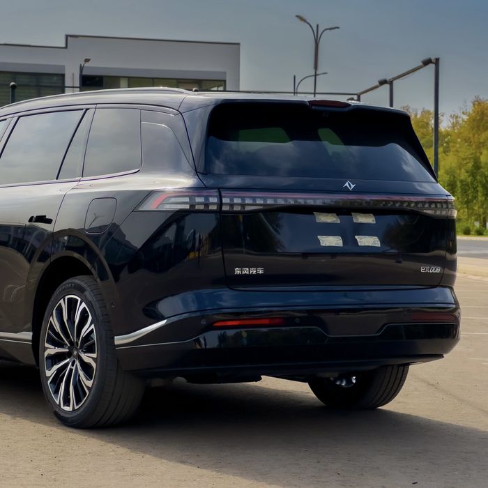 Dongfeng eπ 008 210 Ultra restayling 2026