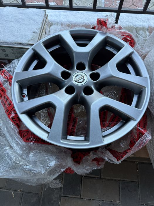 Продам диски на 18 Nissan