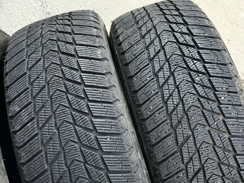 225|55 R17. Roadstone.