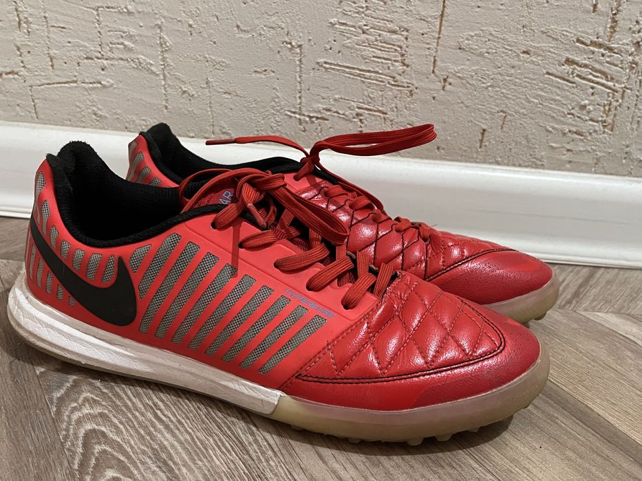 Сороконожки Найк лунар гато