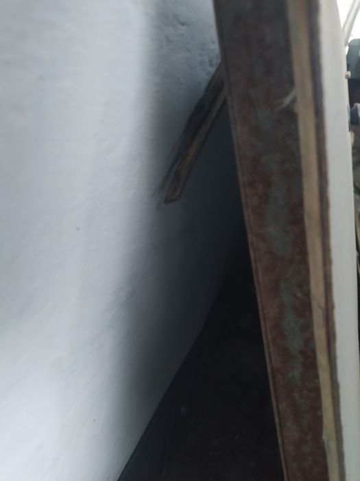 Железную дверь продам