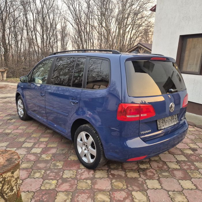 VOLKSWAGEN Touran 2011 — imagine 4
