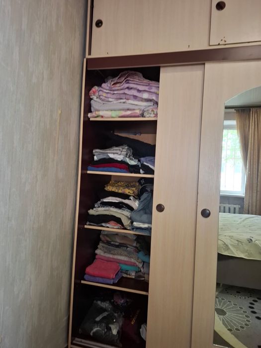 Продам купейный шкаф