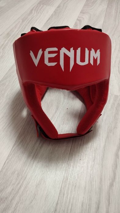 Шлем для единоборств