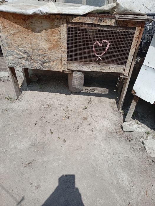 Продам 3 клетки для кроликов