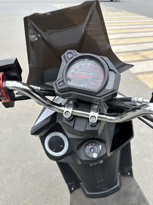 Продается скутер BWS R-Samurai белый, черный