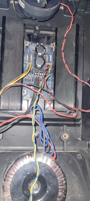 Активный калонка Behringer оригинал