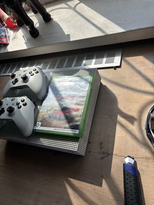 Продам xbox one s