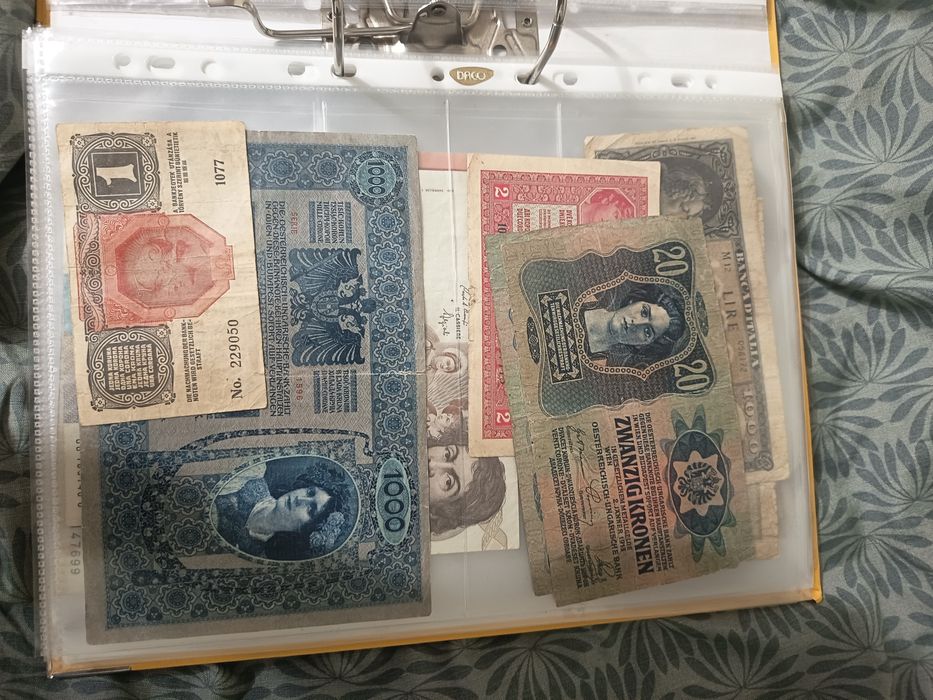 Bancnote vechi și noi