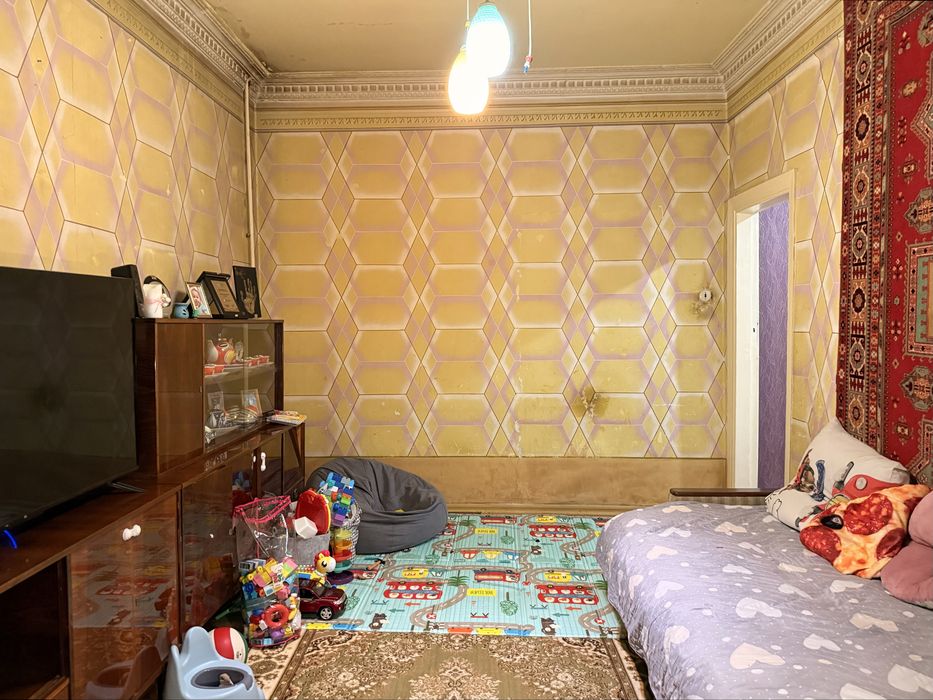 3 Комнаты, Сталинка 3/1/2 Дубовая, Кадышева, Дом Пионеров, Базарчик