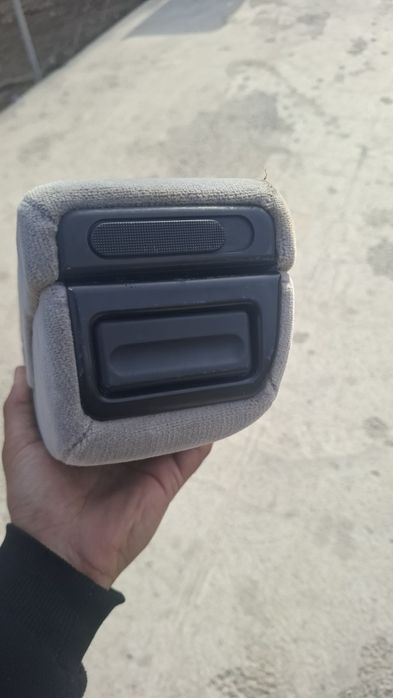 Подлокотник Audi 100 c4 a6