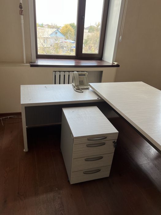 Продам офисную мебель