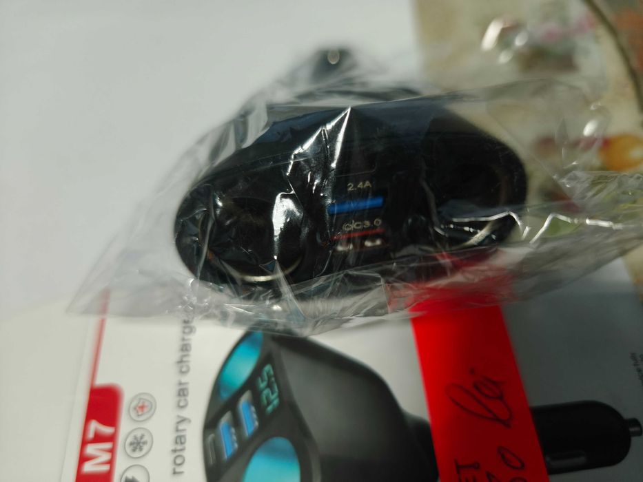 Incarcator telefon auto cu 2 prize bricheta, 2 usb + tip c