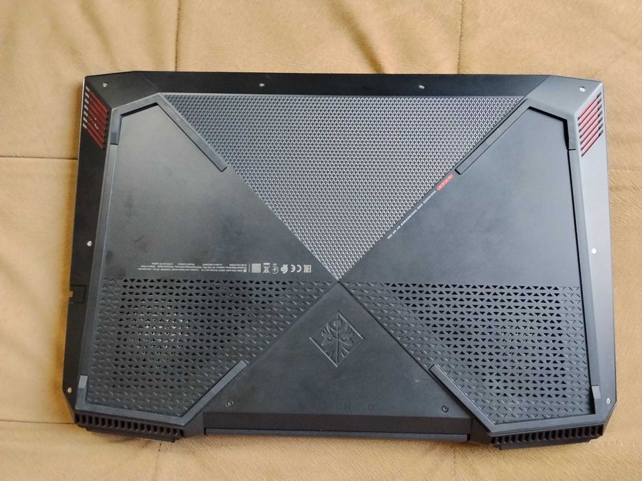 HP OMEN i7-7700HQ/Nvidia GTX 1050 Ti 4GB/16GB RAM/SSD 256GB+1TB HDD