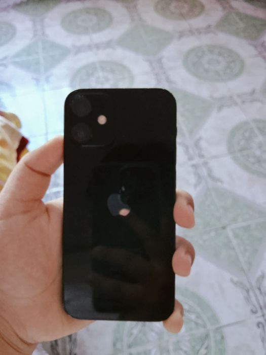 Vând iPhone 12 mini