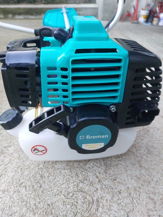 Trimmer NOU cu fir pe benzina