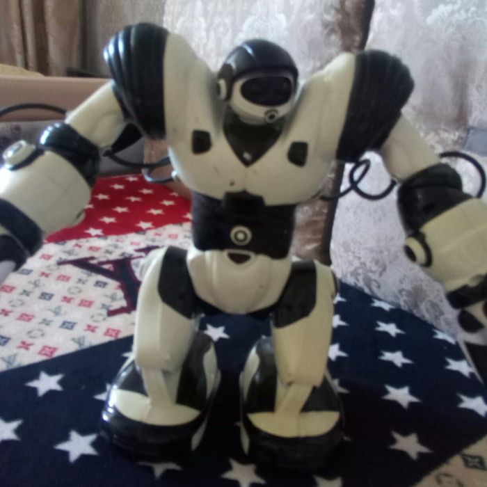 Продам фирменные  игрушки