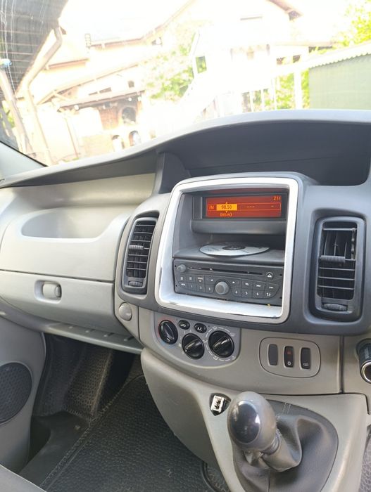 Dubița 3.5 t cu volan pe dreapta