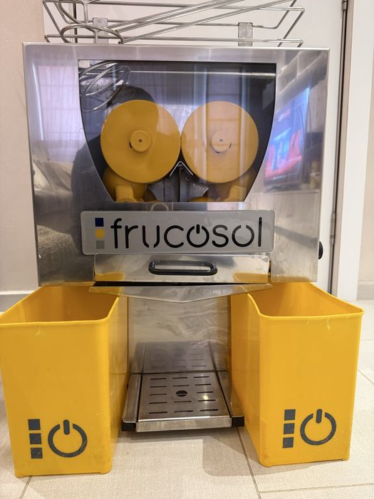 Професионална фреш машина Frucosol