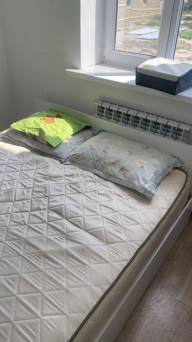 Продам двуспальную кровать