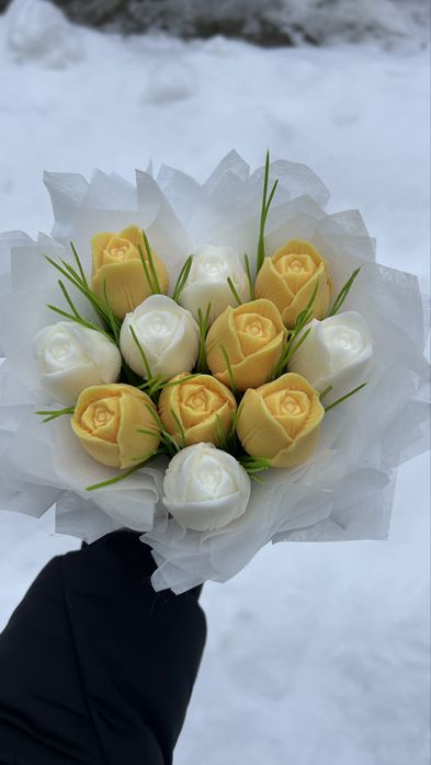 Aranjament floral din ceara de soia !