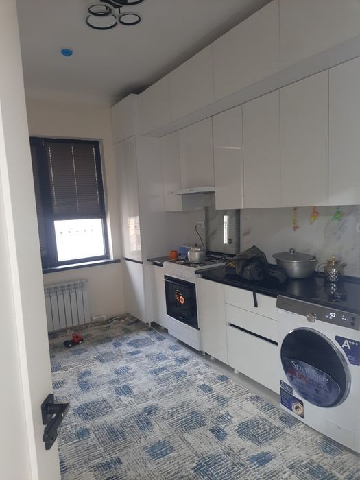 Uy sotiladi 3 xonalik 8 etaj yangi dom
