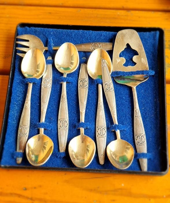 Набор ложек в коробке