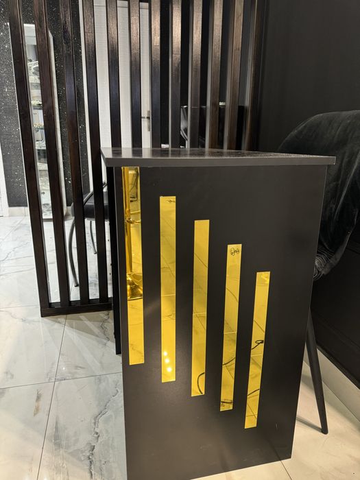 Birou negru cu sertare