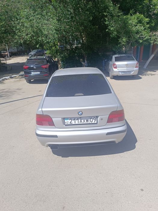 Продам машину БМВ е39