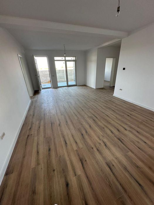 De vanzare casa cu 4 camere