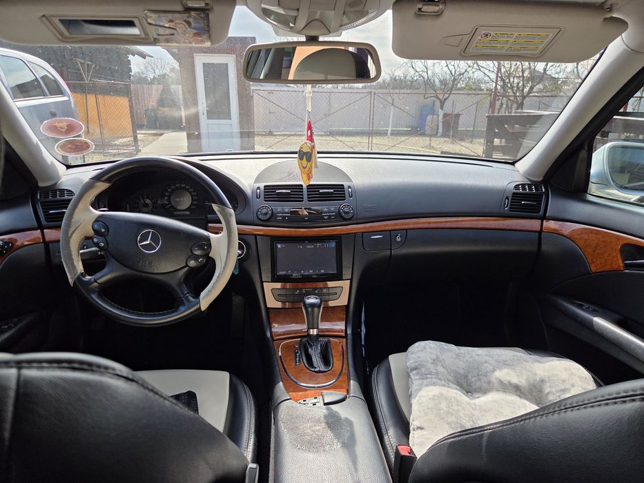 Vând Mercedes Benz 220