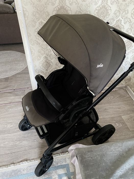 Продам коляску joie
