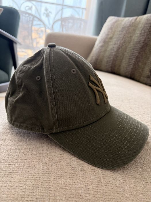 Шапка с козирка New era