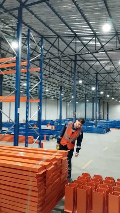Продам складские стеллажи