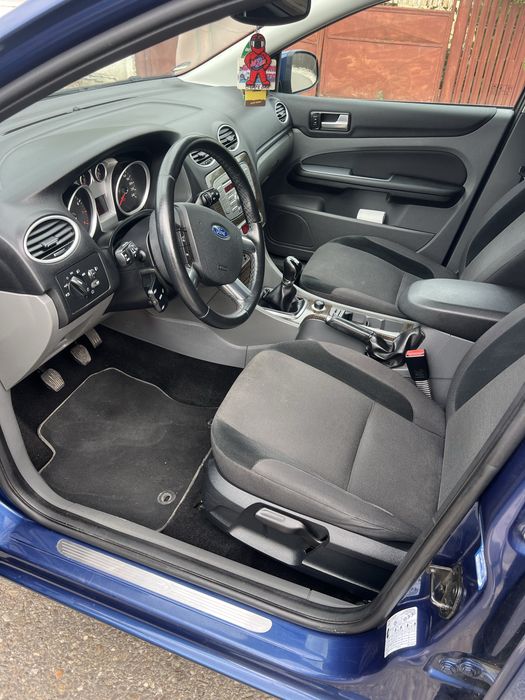 Vand Ford Focus Ghia flexifuel 1.8 benzina 2008