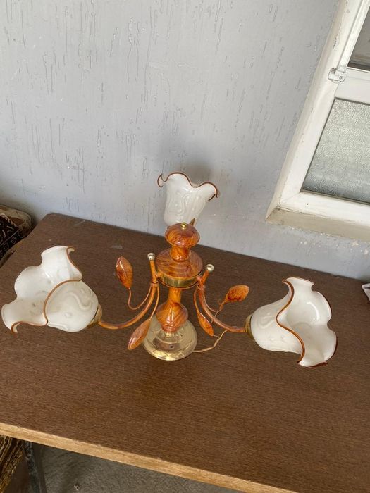 Л ю с т р а сатамын