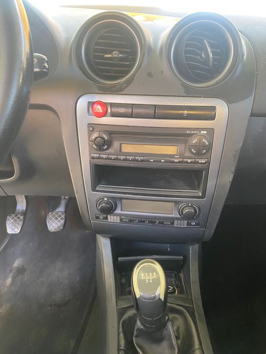 продавам Сеат Ибиза 2007 1.4i 2200 евро