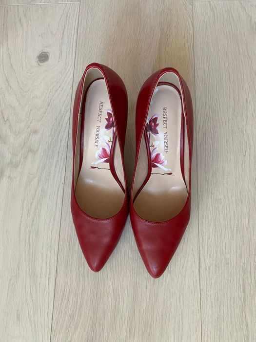 Продаётся новые женские обуви