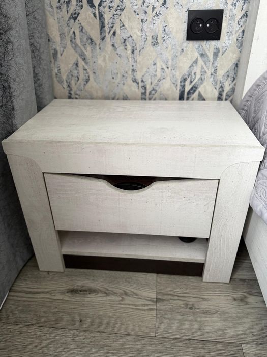 Продам спальный гарнитур