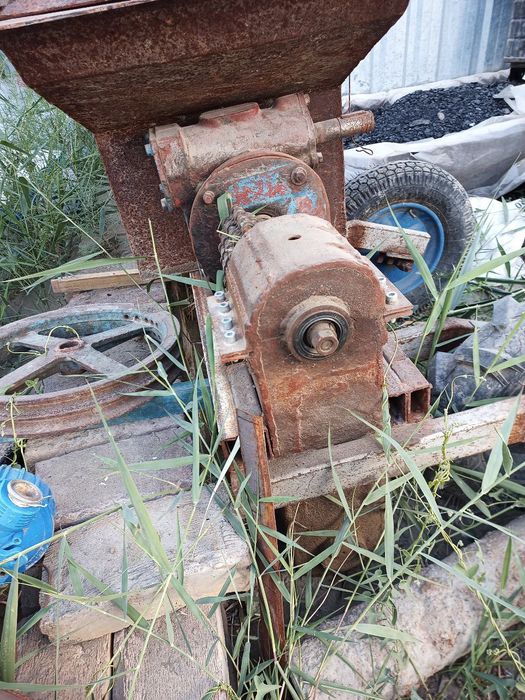 Shestirna zanjirlar va Reduktor lar va Briket stanok