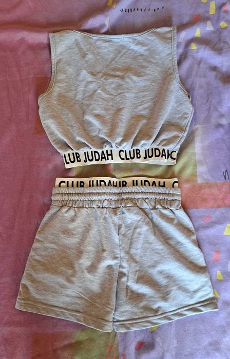 Комплект от потник и къси панталонки, перфектен за лятото от Yilsan