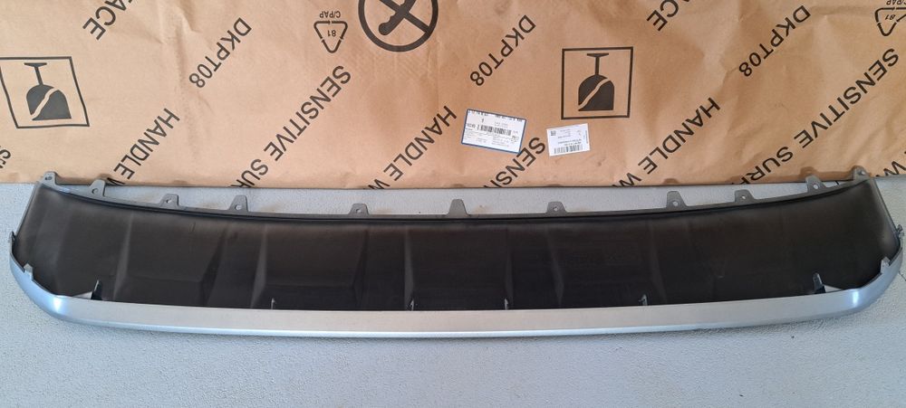 Vând accesorii spalier fata Audi Q7 , 4MO