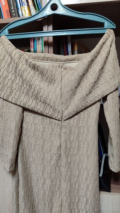 Продаю платье размера 44-46