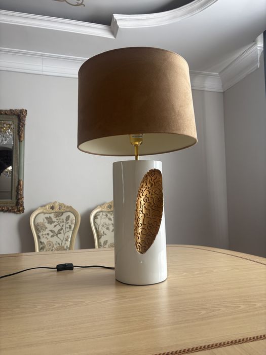 Продам настольную лампу