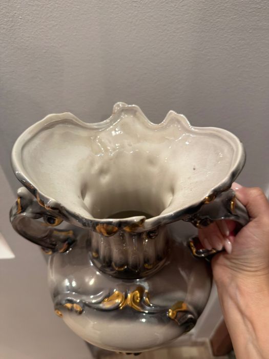 Vază de ceramică