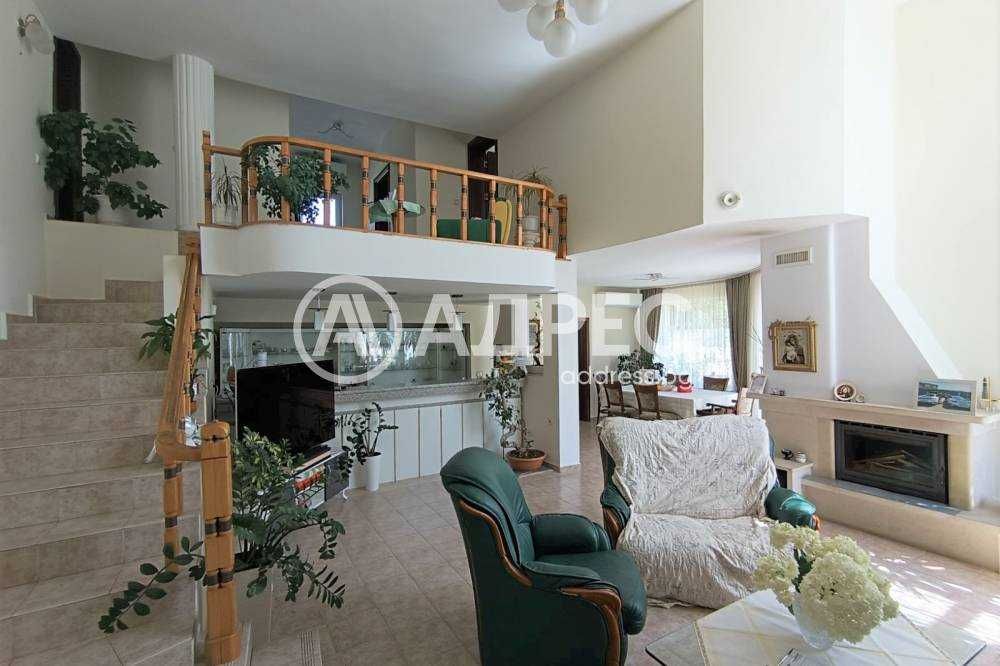 Продава се Къща в Разград, Житница - 463 кв.м за 1404 €/кв.м - Снимка #9