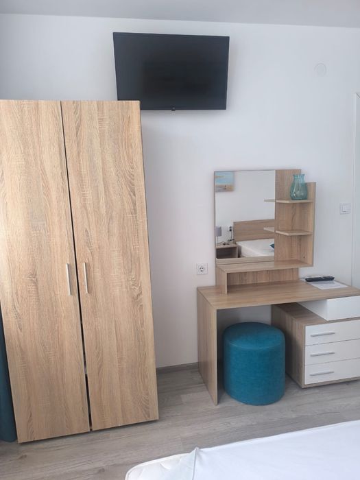 Хотелско обзавеждане - гардероб и тоалетка