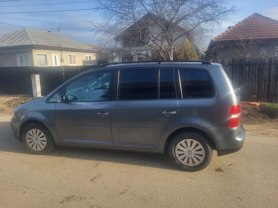 Vand volkswagen touran1.6 cutie viteza automata